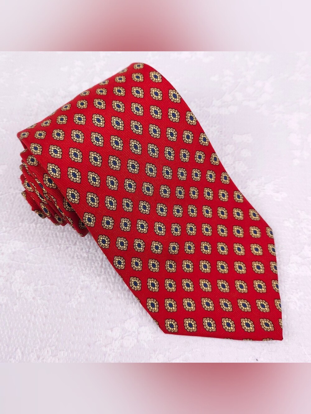 Brooks Brothers Silk Tie Red Tan Gold Mini Medallion Motif 60" x 3.75"